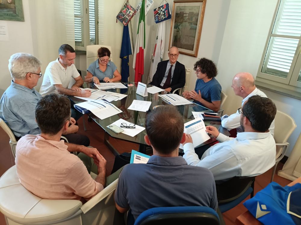 tavolo confronto massarosa